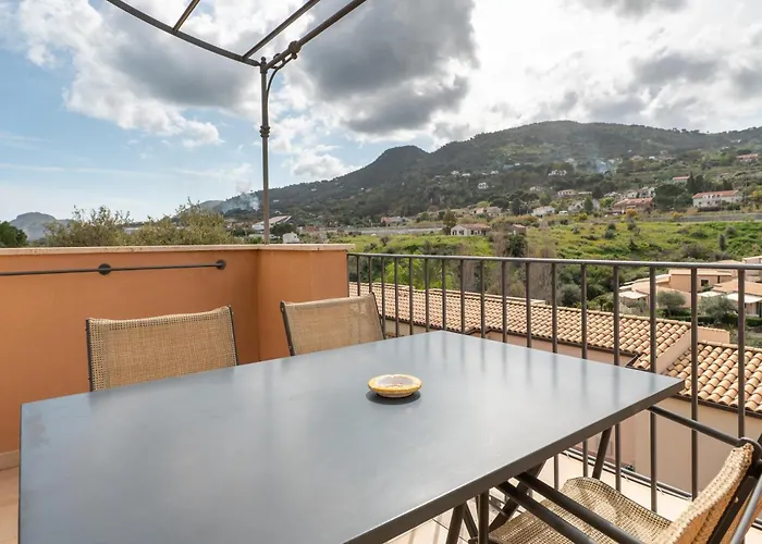 Seaside Pool * Cefalù