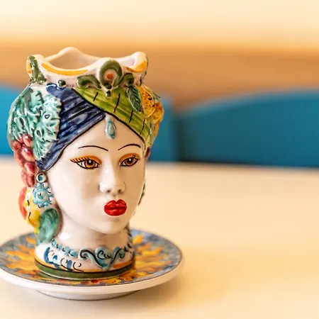 Seaside Pool Чефалу