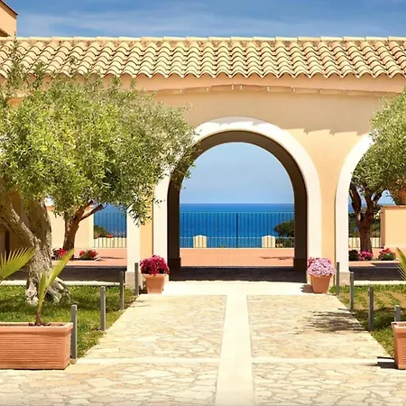 Seaside Pool 切法卢