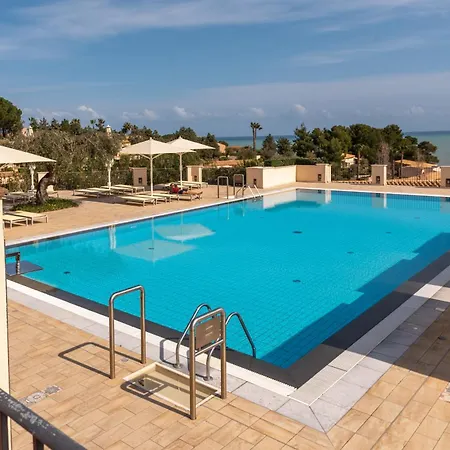 Seaside Pool 公寓