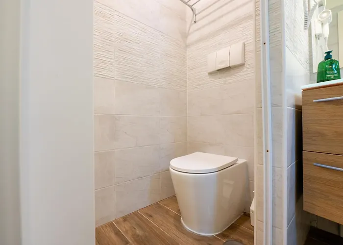 Seaside Pool Чефалу